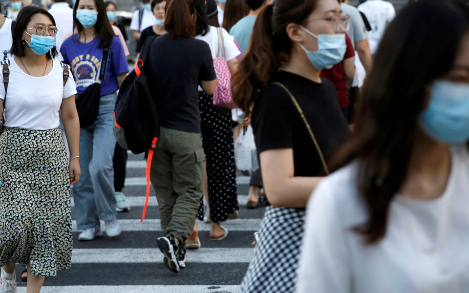 κίνα-lockdown-σε-ολόκληρη-πόλη-μετά-από-τρία-κ-561078838