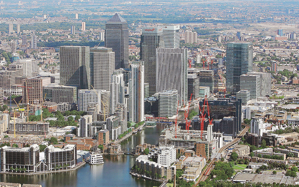 πιο-αργή-η-ανάκαμψη-της-βρετανικής-οικ-561074914