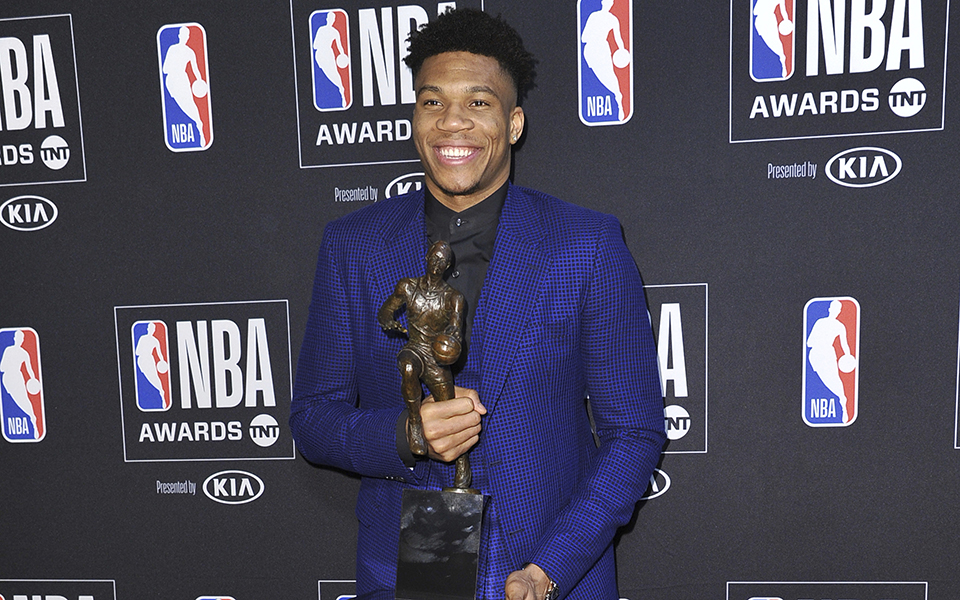 αντετοκούνμπο-το-βραβείο-mvp-ήρθε-με-σού-561085657