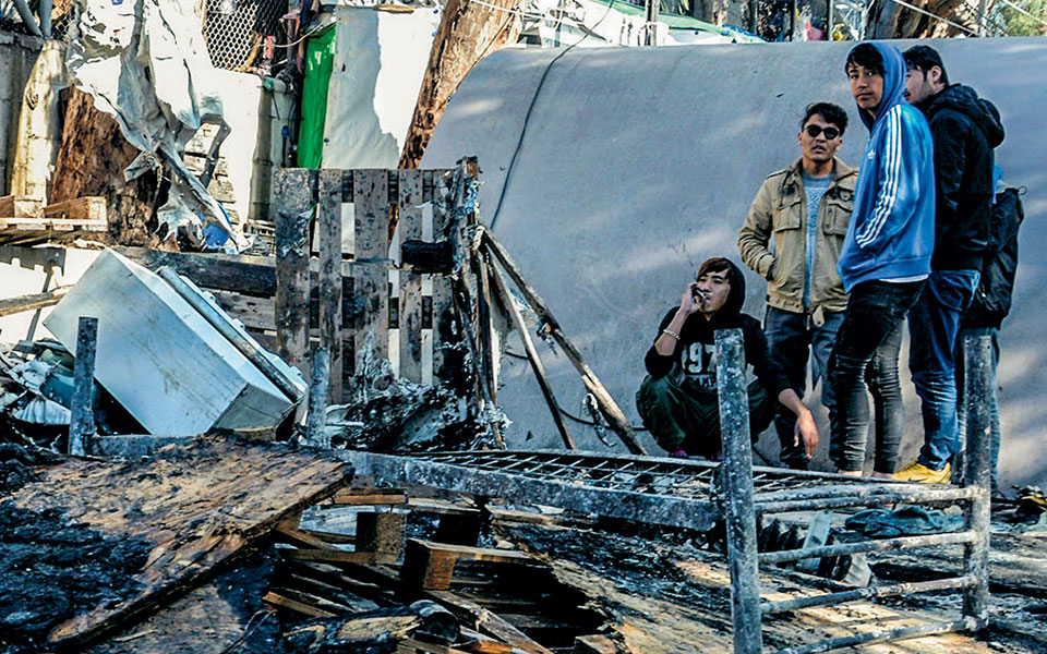 βοήθεια-στη-μόρια-από-ελβετία-και-γερμ-561075037