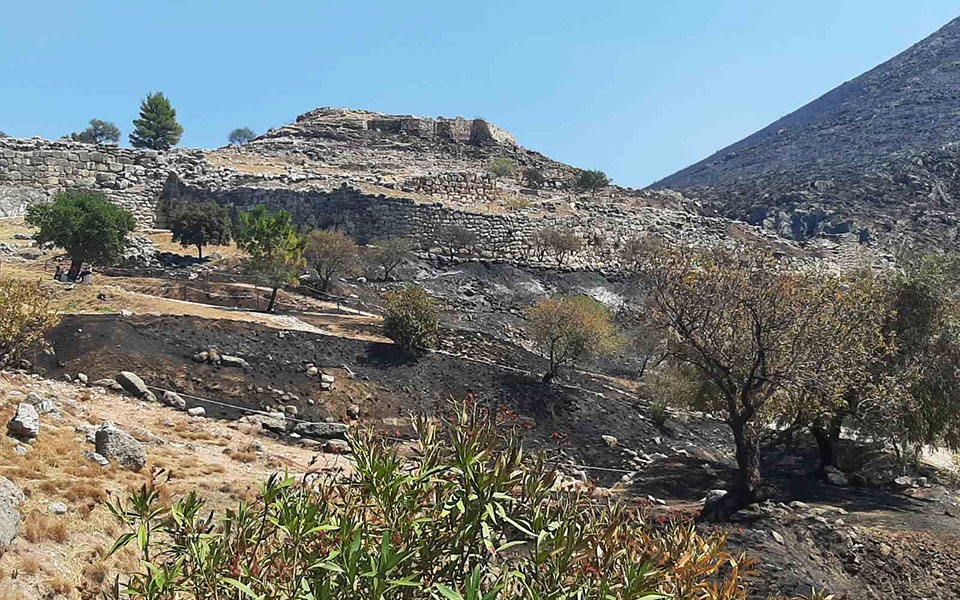μυκήνες-πυρκαγιά-στο-πολιτικό-σκην-2394894