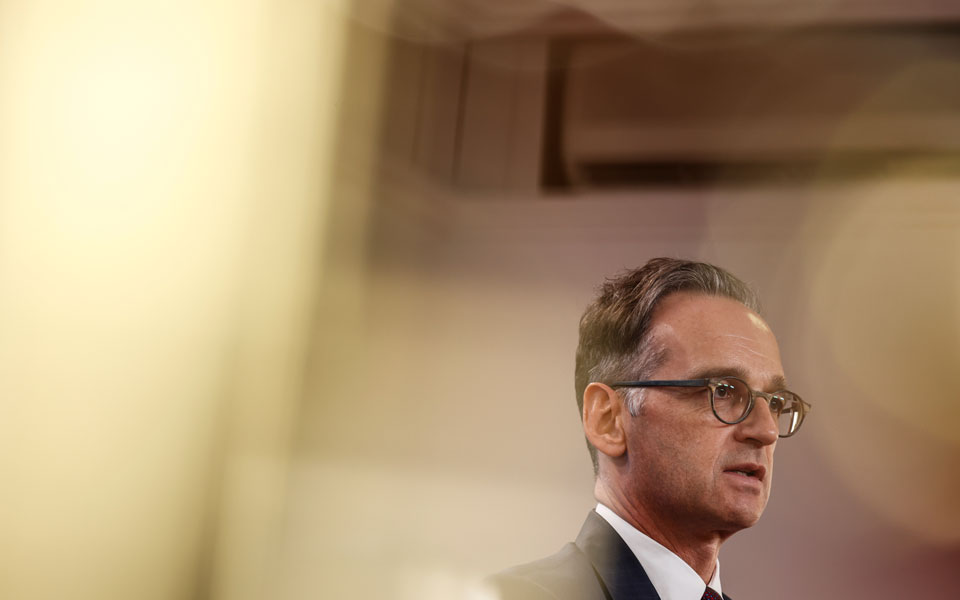 χ-μάας-για-ναβάλνι-μην-μας-κατακρίνετε-561078271