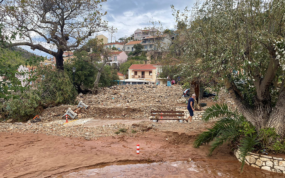 ιανός-ζημιές-σε-3-045-κτίρια-σε-κεντρική-561092812