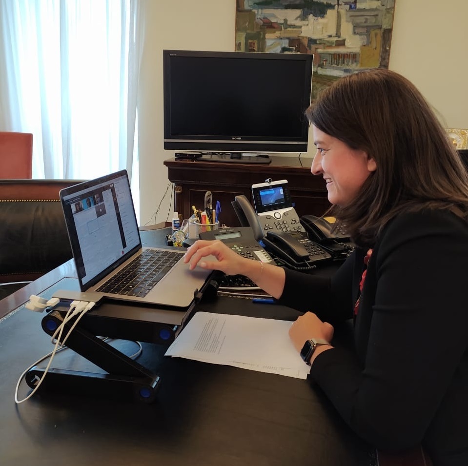 μέσω-τηλεκπαίδευσης-τα-μαθήματα-στα-σ-561088090