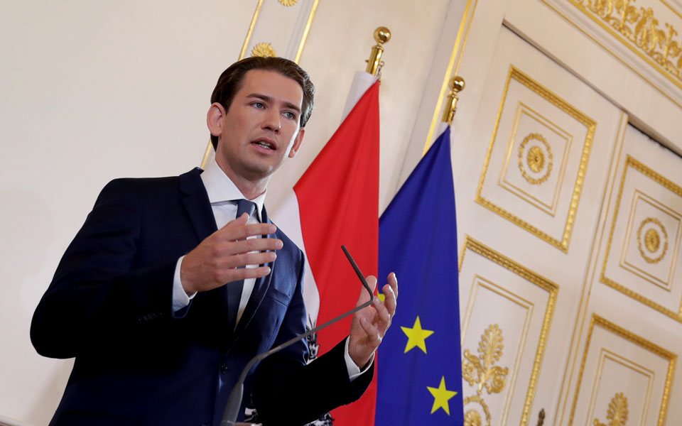 κουρτς-η-ε-ε-να-εξετάσει-το-ενδεχόμενο-561069118