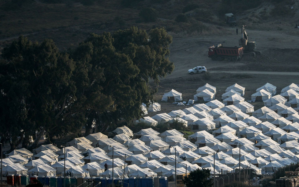 μυτιλήνη-επτά-πρόσφυγες-και-μετανάστ-561077266