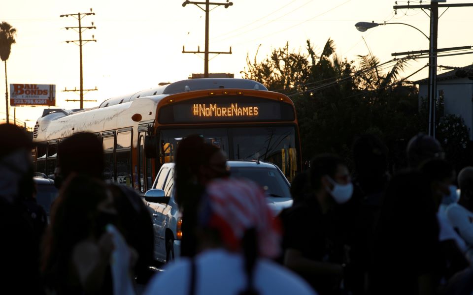 λος-αντζελες-διαδήλωση-μετά-τον-θάνατ-2395040