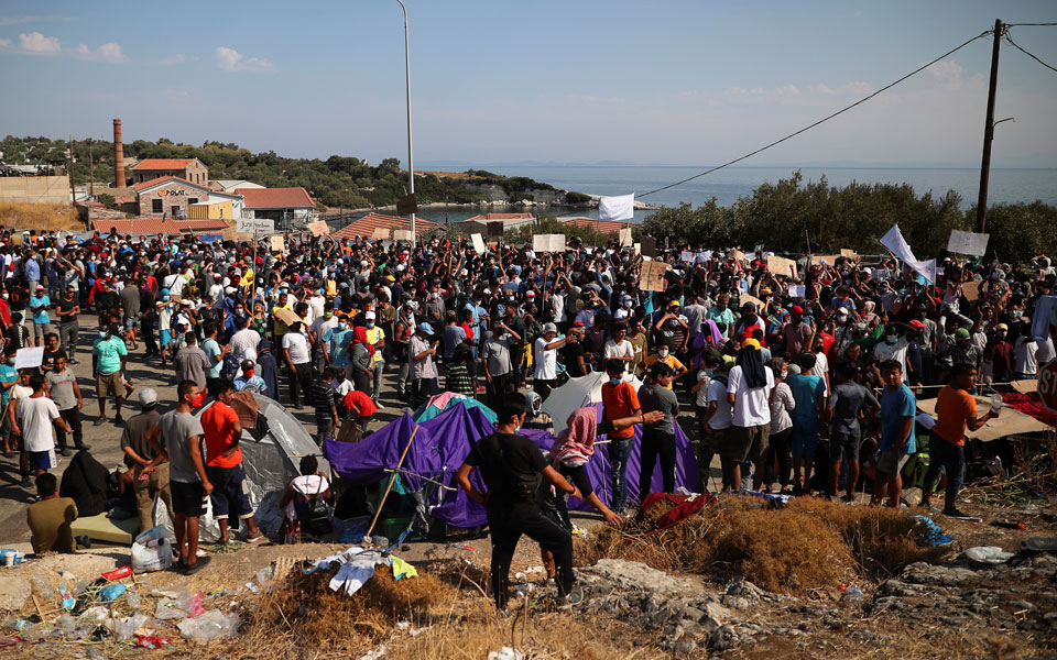 διαδηλώσεις-προσφύγων-και-μεταναστώ-561076183