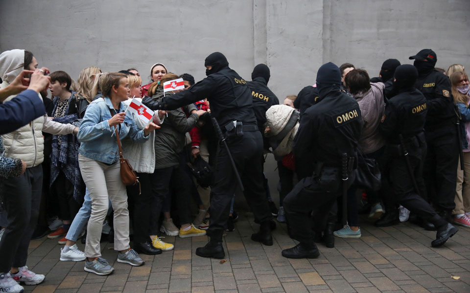 λευκορωσία-βίαιες-συλλήψεις-διαδηλω-561070936