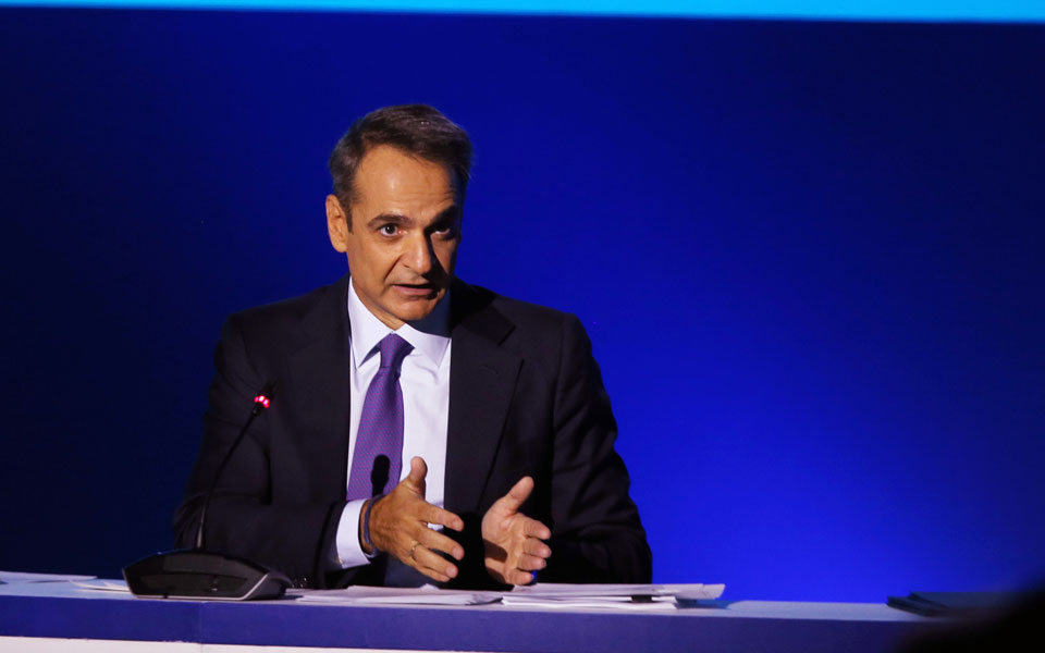 κυρ-μητσοτάκης-εξετάζεται-η-υποχρεωτ-561077317