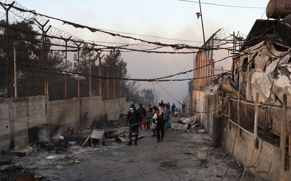 στις-φλόγες-το-κυτ-της-μόριας-διμοιρ-561071326