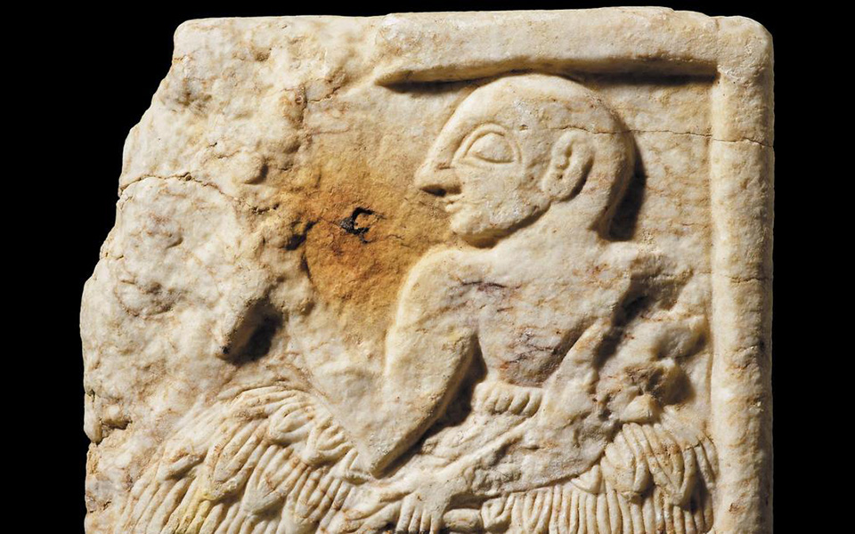 επιστρέφει-στο-ιράκ-πλάκα-αρχαίου-σου-561098422