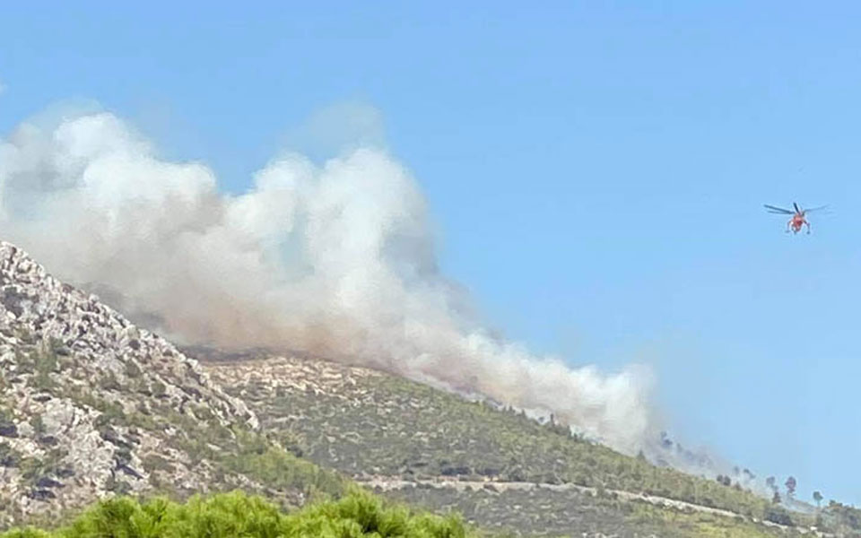 πυρκαγιά-στη-νέα-μάκρη-ενισχύονται-561071620