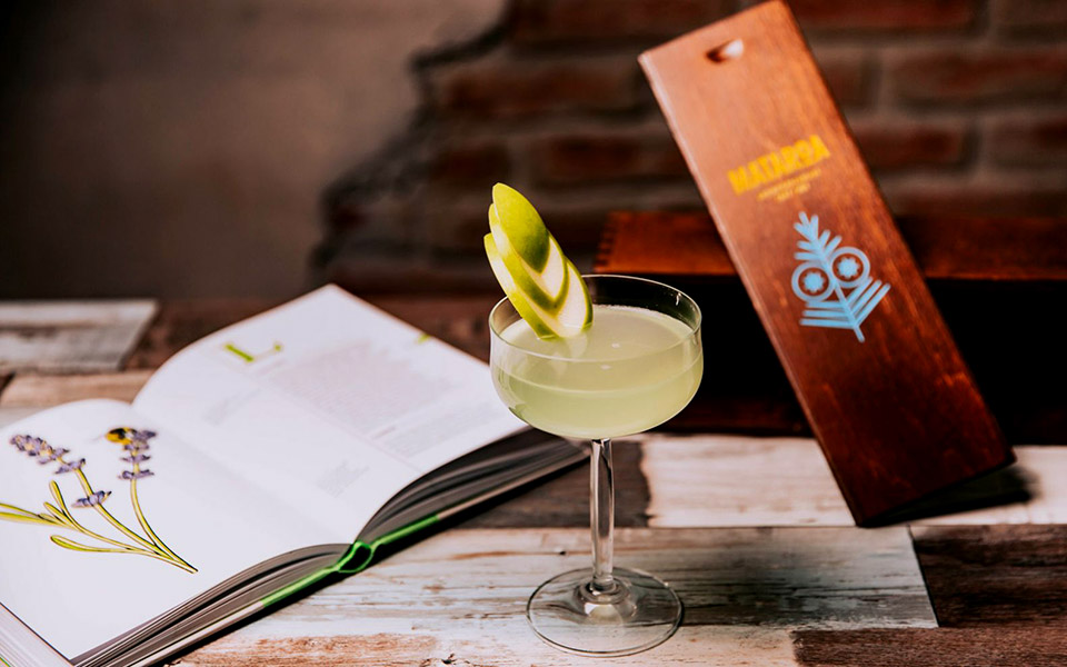 το-mataroa-gin-υποστηρίζει-τον-ερυθρό-σταυρό-το-2395121