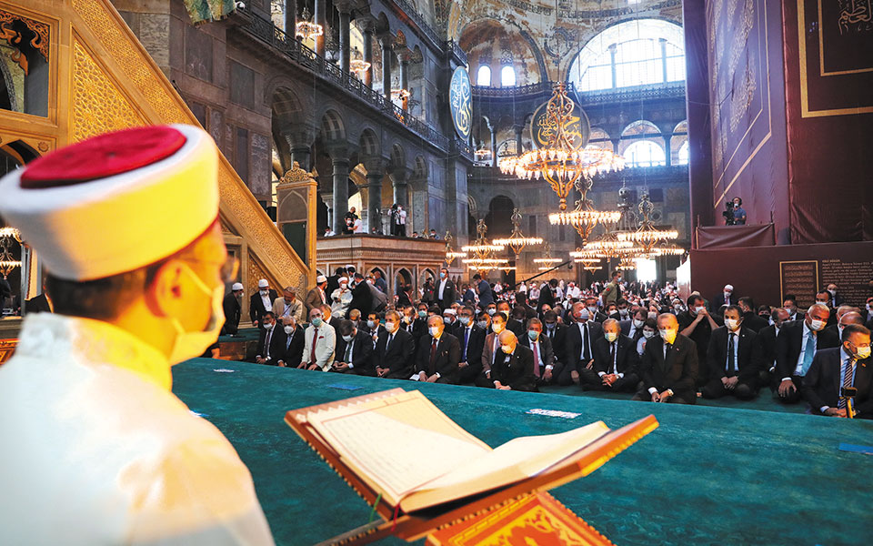 παντού-σε-κίνδυνο-η-δημοκρατία-561084142