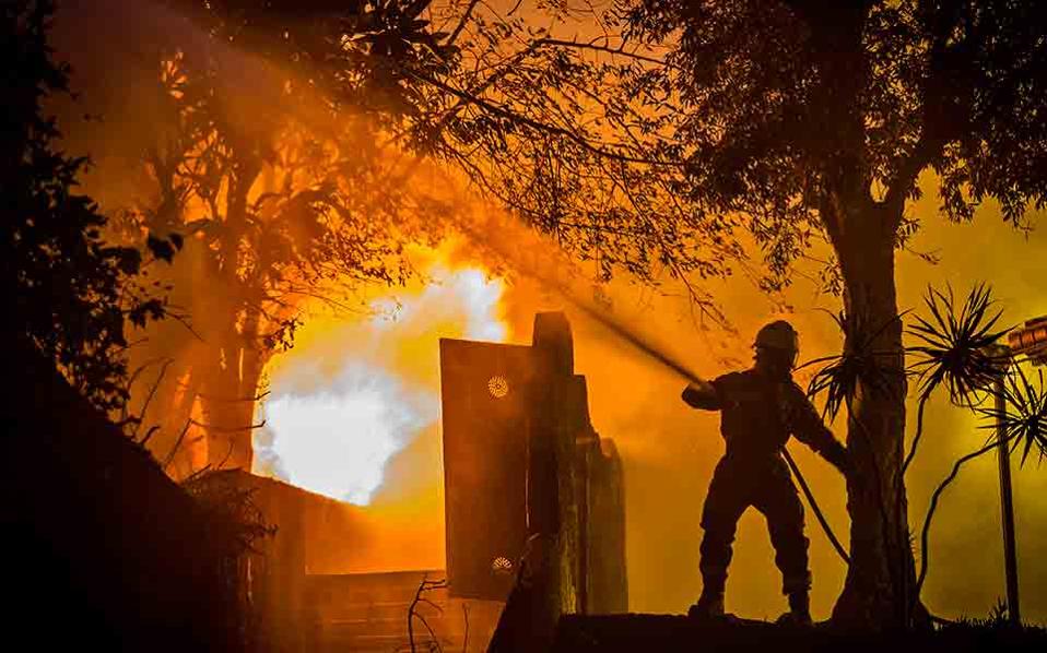 πορτογαλία-πυροσβέστης-έχασε-τη-ζωή-τ-561069649