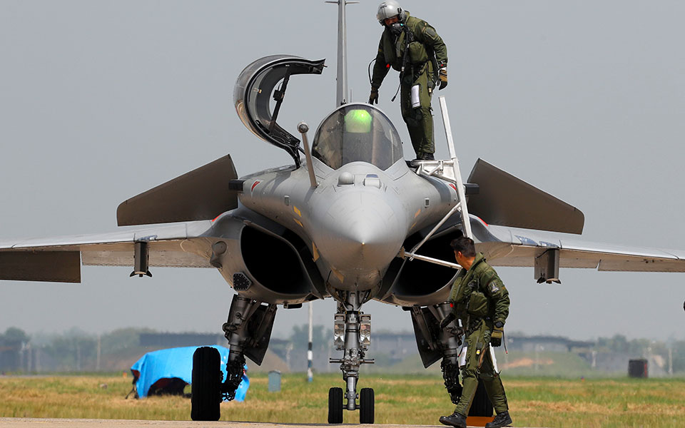 γαλλικά-rafale-εναντίον-γερμανικών-eurofigher-561079906