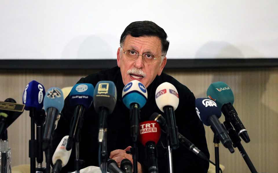 δύο-πρωθυπουργοί-λιγότεροι-στη-λιβύη-561085543