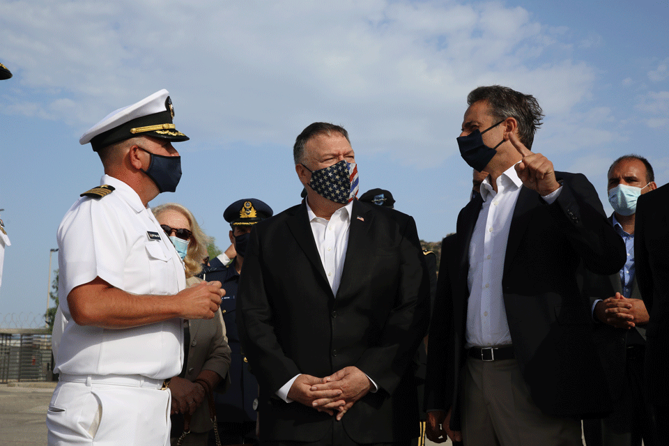 Στη βάση της Σούδας Κυριάκος Μητσοτάκης και Μάικ Πομπέο-1