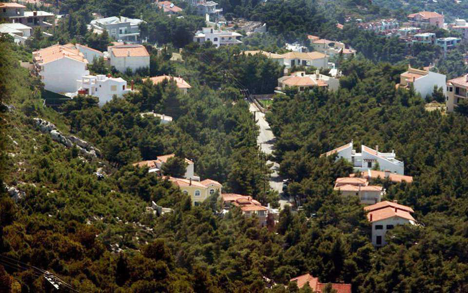 ασφυξία-από-αιτήσεις-για-νομιμοποι-561078682