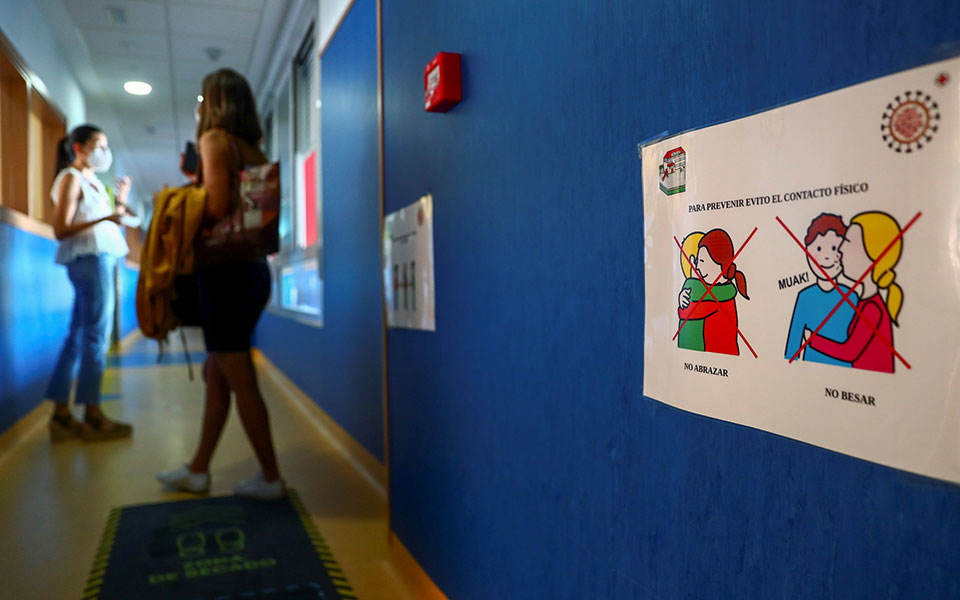 κορωνοϊός-αμερικανοί-επιστήμονες-πρ-561069823