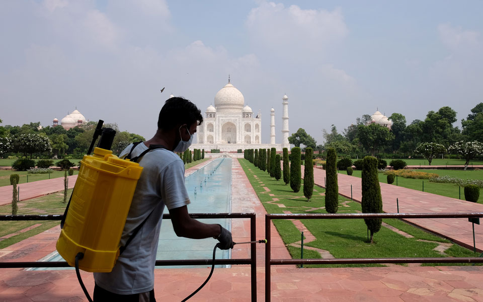 ινδία-το-ταζ-μαχάλ-άνοιξε-ξανά-τις-πύλε-561086200