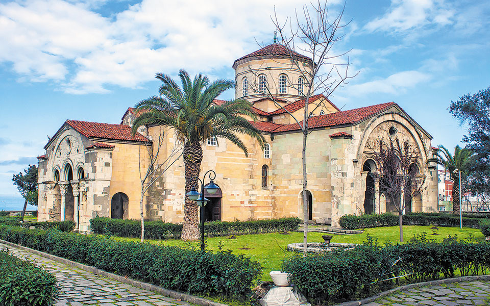 μια-άλλη-αγία-σοφία-υπέφερε-πρώτη-561084214