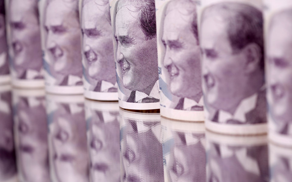 νέο-αρνητικό-ρεκόρ-για-την-τουρκική-λί-561095509