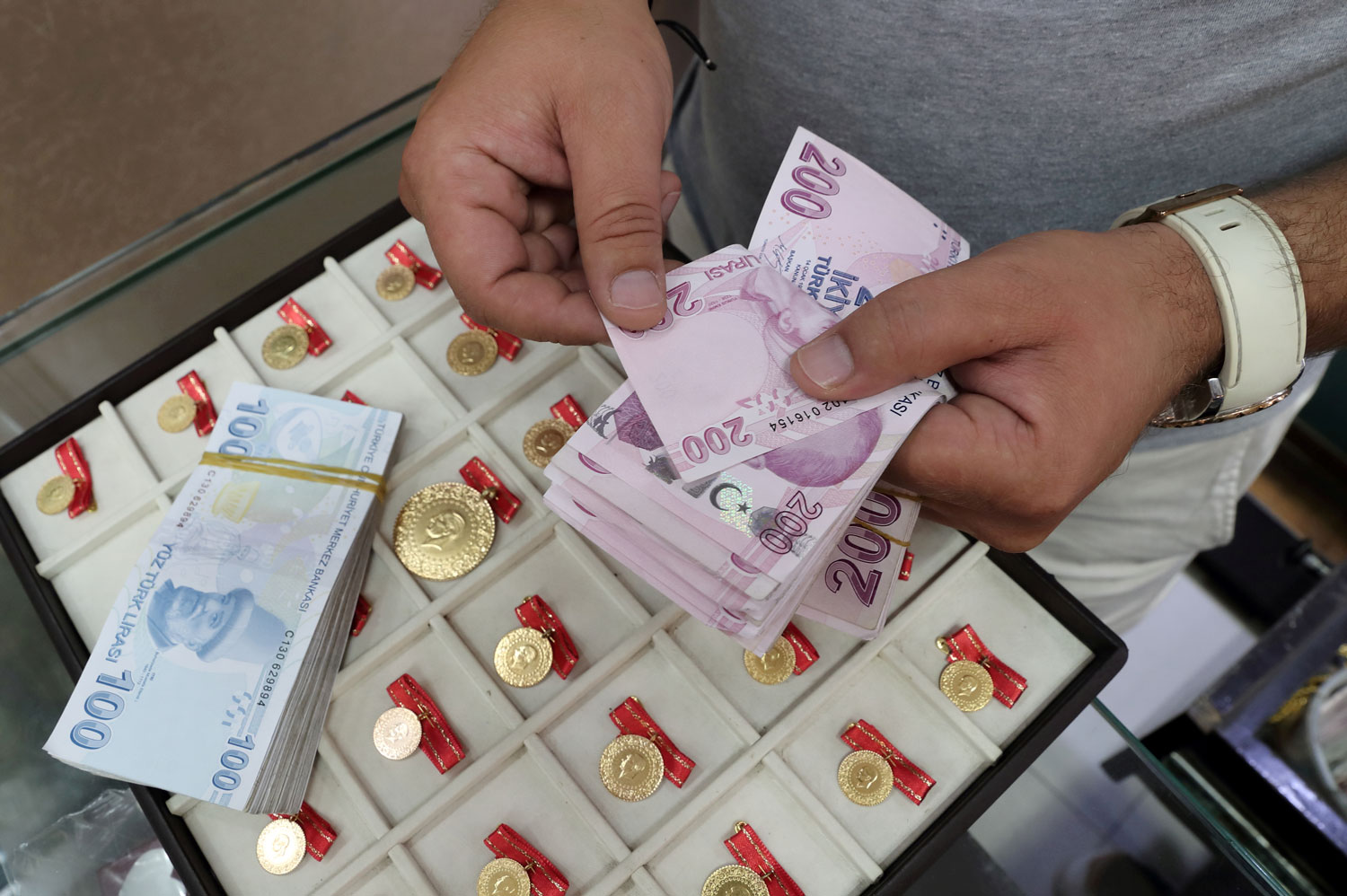 τουρκία-η-κεντρική-τράπεζα-αύξησε-το-β-561091405