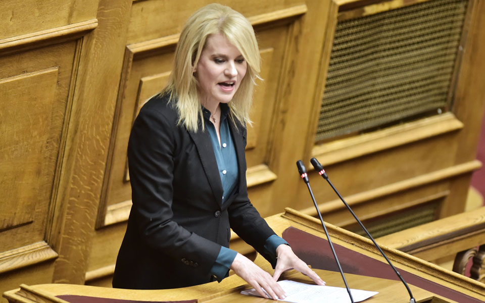 θ-τζάκρη-διαστρεβλώθηκε-η-κριτική-για-561089839