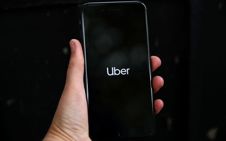 η-uber-παίρνει-πίσω-την-άδεια-λειτουργίας-561095614