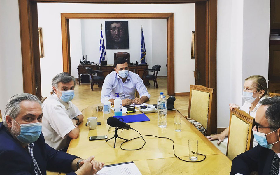 σύσκεψη-στο-υπουργείο-υγείας-για-τον-α-561066973