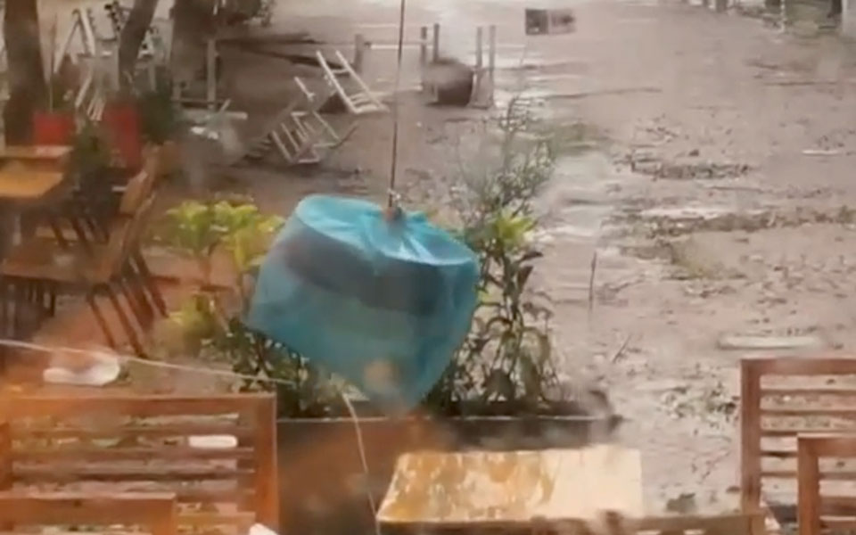 Έκτακτο δελτίο επικίνδυνων φαινομένων – Προβλήματα σε τέσσερα νησιά του Ιονίου-5