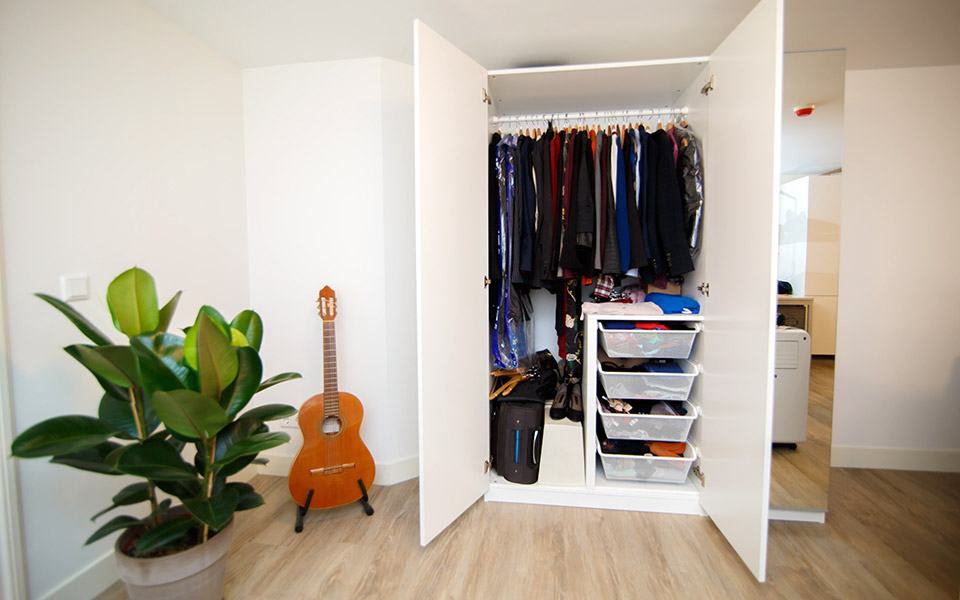 η-απόλυτη-οργάνωση-ντουλάπας-σε-5-απλά-β-561095527