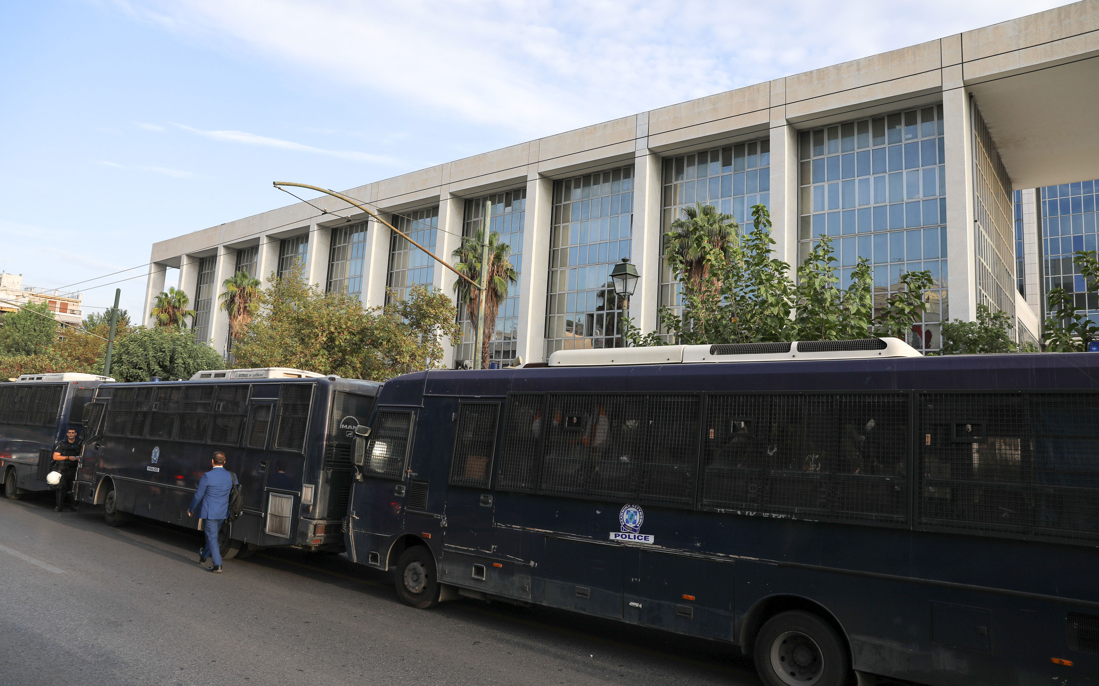 Δρακόντεια μέτρα ασφαλείας στο Εφετείο (εικόνες)-3