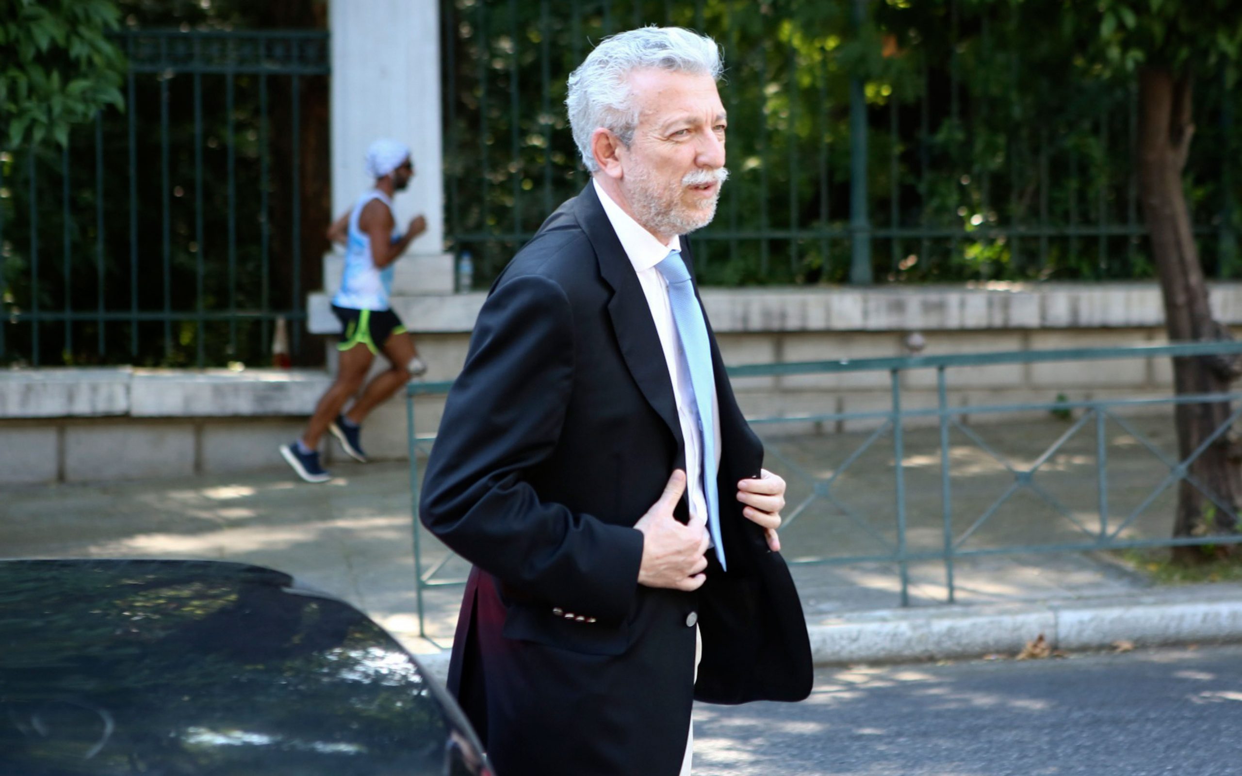 στα-άκρα-η-κόντρα-συριζα-κοντονή-561109276