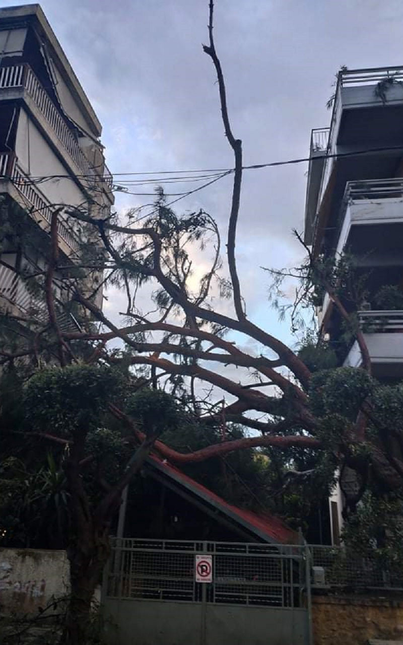 Σάρωσε περιοχές της Αττικής η κακοκαιρία – Τρεις τραυματίες (εικόνες)-5