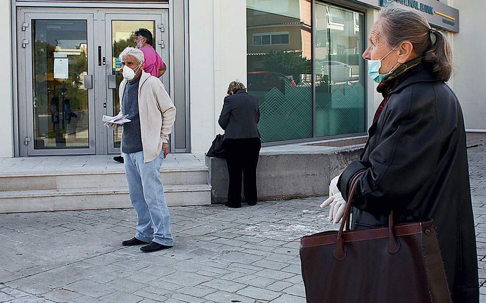 πάνω-από-1-000-ευρώ-το-34-των-κύριων-συντάξεω-561132364