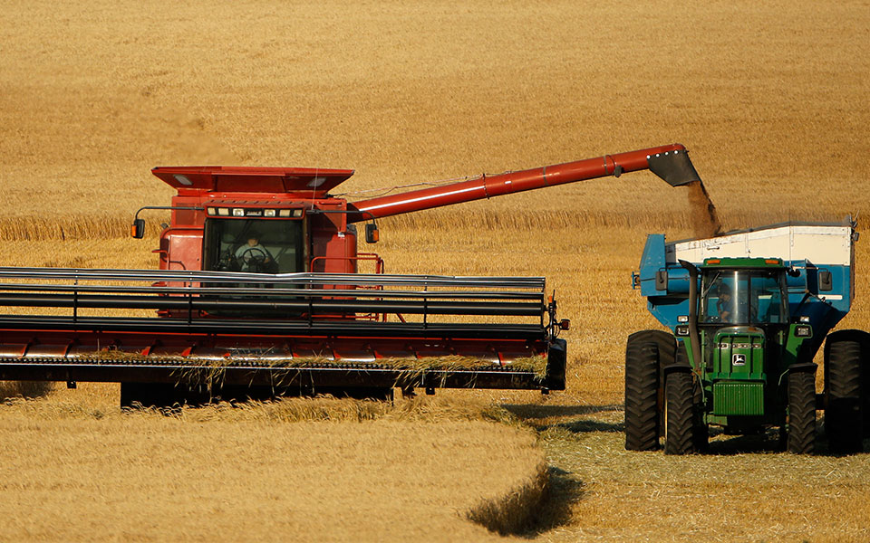 τους-αγρότες-επιδοτεί-η-κυβέρνηση-τρα-561115702