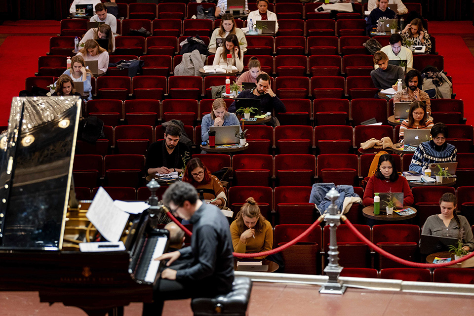Διάβασμα μετά μουσικής