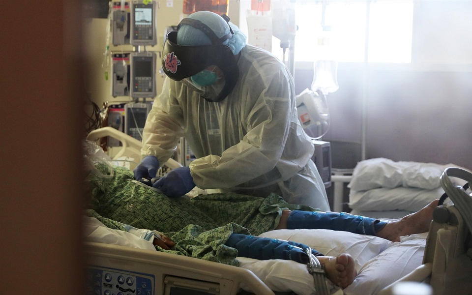 κορωνοϊός-τέσσερις-στους-πέντε-ασθεν-561105481