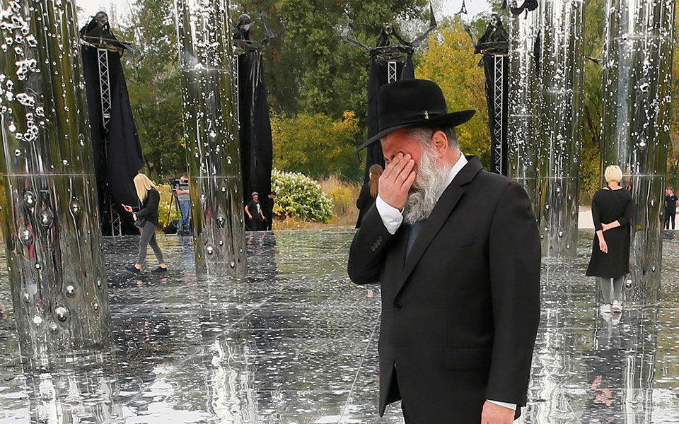 to-facebook-εξοβελίζει-τους-αρνητές-του-ολοκαυ-561114031