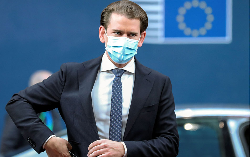 κουρτς-η-ε-ε-να-βάλει-επιτέλους-κόκκιν-561100540