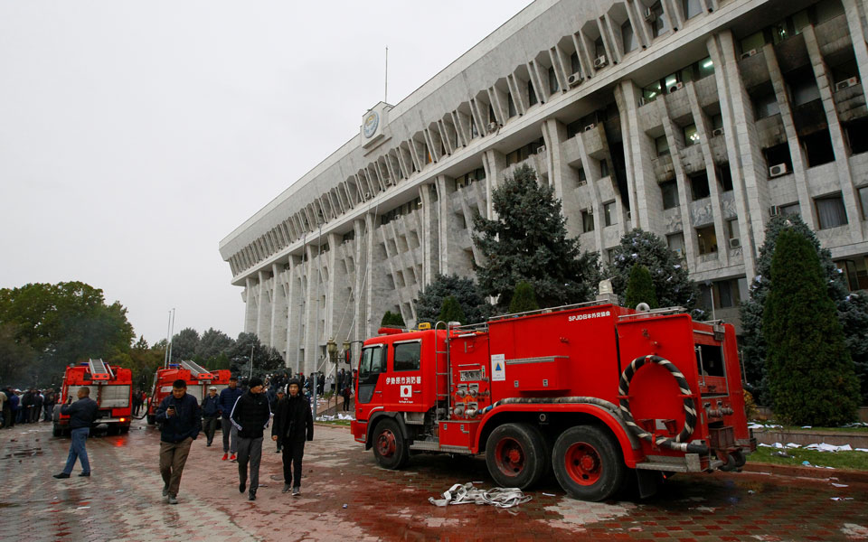 κιργιστάν-ο-πρόεδρος-κήρυξε-κατάστασ-561110758