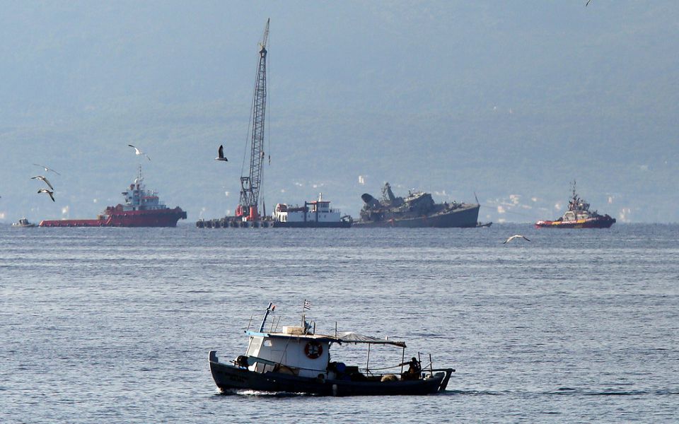 Πρόσκρουση πλοίου του Πολεμικού Ναυτικού με εμπορικό – Σε εξέλιξη η επιχείρηση ρυμούλκησης-1