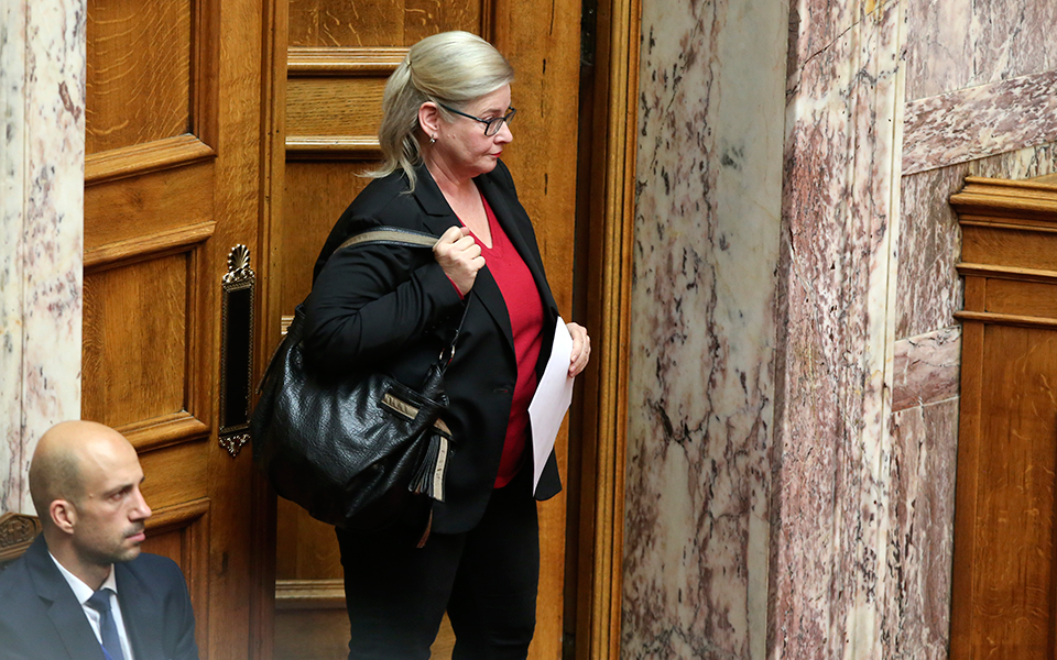 βουλή-αντιδράσεις-για-τον-διορισμό-τη-561102259