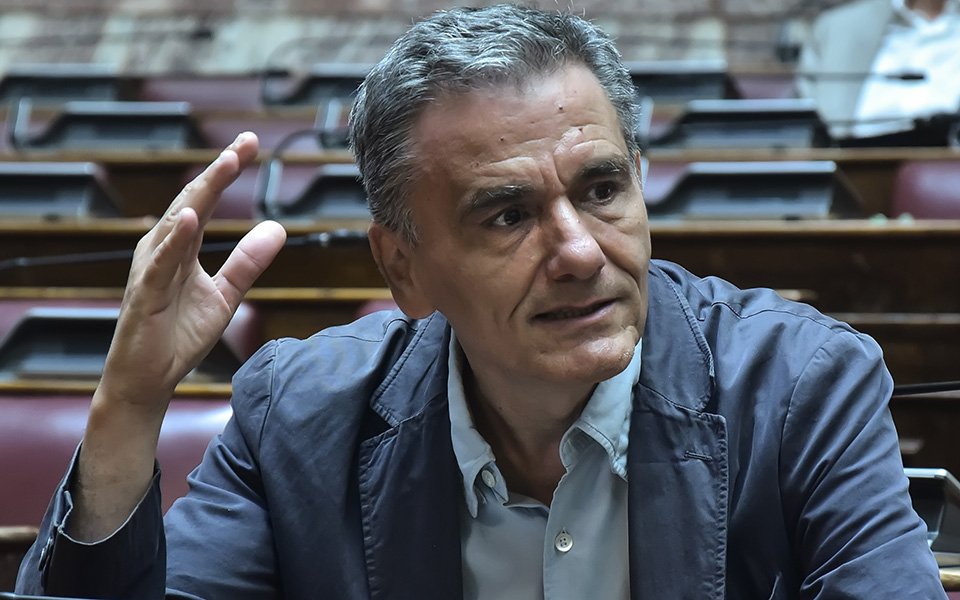 σαράντα-πόδια-ένα-κεφάλι-561106117