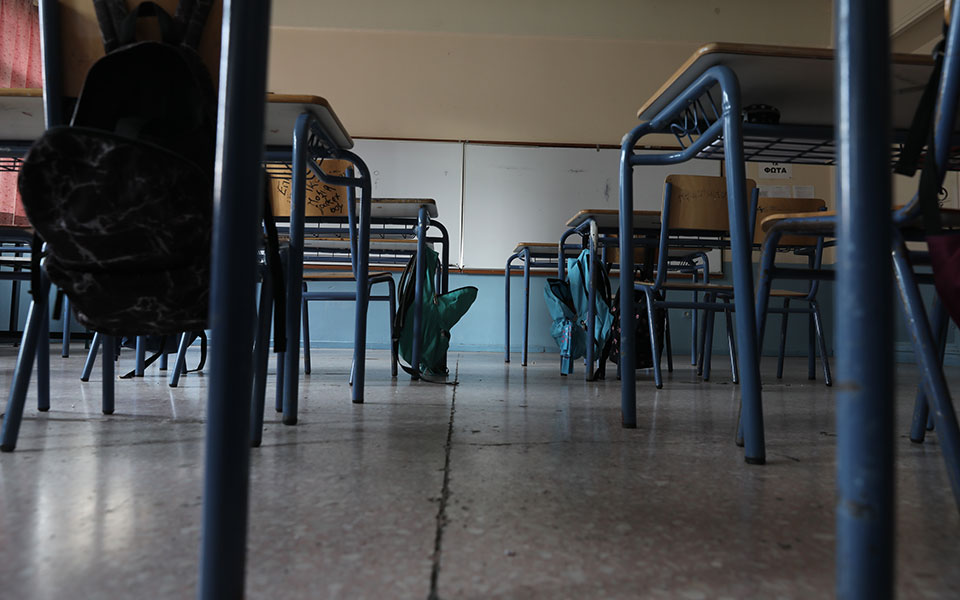 το-ένα-τρίτο-παιδιών-και-εφήβων-επηρεά-561128743