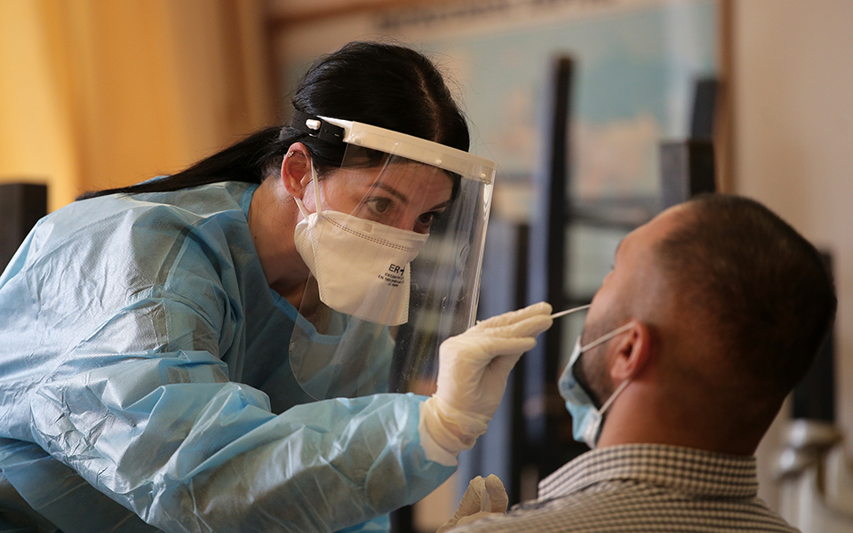 κορωνοϊός-438-νέα-κρούσματα-έντεκα-θάνα-561122872