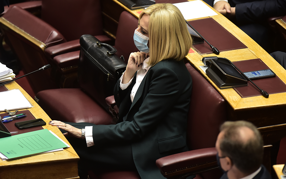 φ-γεννηματά-στρεφόμενος-κατά-σταϊκού-561128074